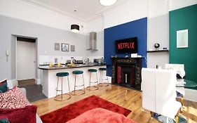 Sleek And Stylish 2 Bed In Clifton - Garden