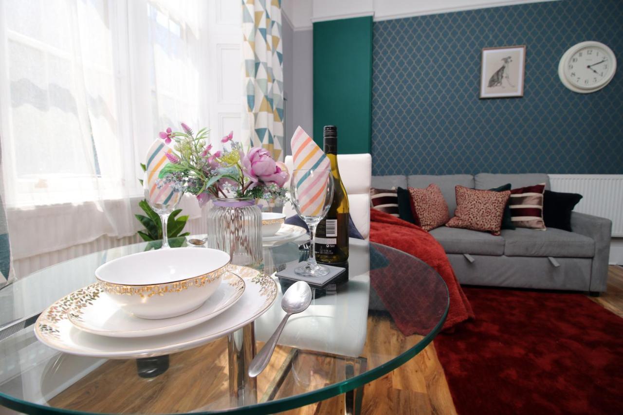 Sleek And Stylish 2 Bed In Clifton - Garden Apartment Bristol Exterior photo